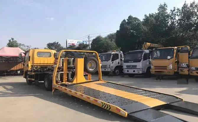 福贡汽车中途维修案例